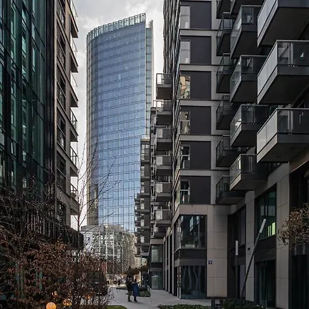 Mennica Deluxe アパート ワルシャワ